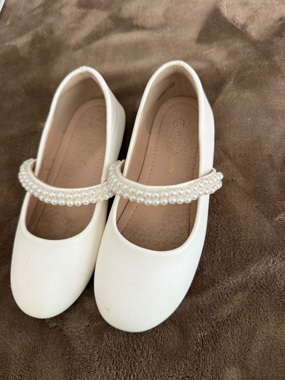 Pearl-Strap White Mary Jane Dress Shoes for Girls